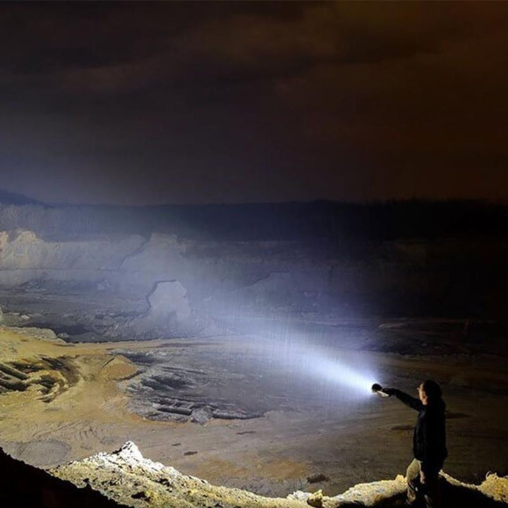 30000-5000 Lumen LED Taschenlampe | Hochleistungsfähige, Wasserdichte Lösung für Extremes Licht