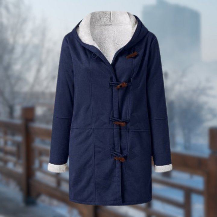 Dunkelblauer Dufflecoat mit Knebelverschlüssen und Kapuze, gefüttert mit weißem Fleece. Wintermode, warme Jacke, stilvoller Mantel für kalte Tage.