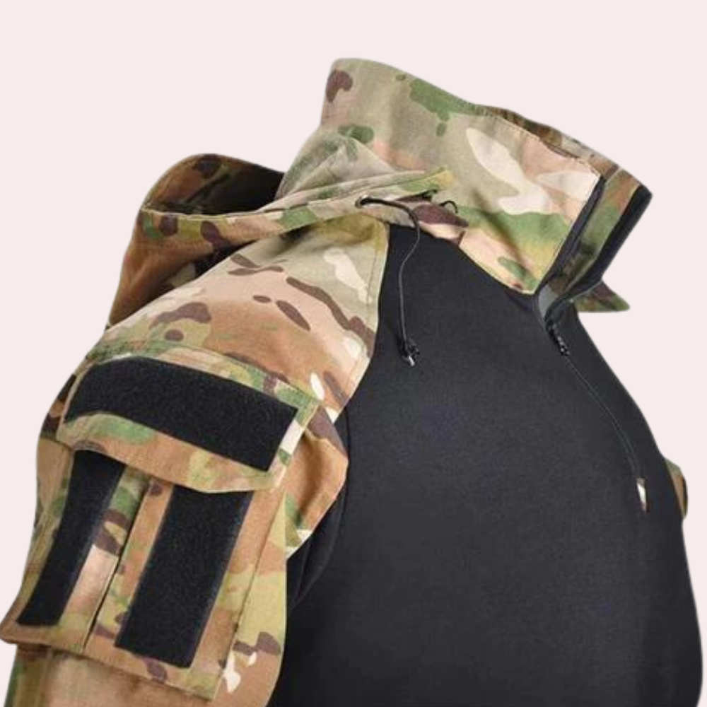 Taktisches Tarnhemd mit Camouflage-Muster, robustem Stoff und Klettverschlüssen an den Ärmeln, ideal für Outdoor-Aktivitäten und Militärbedarf.