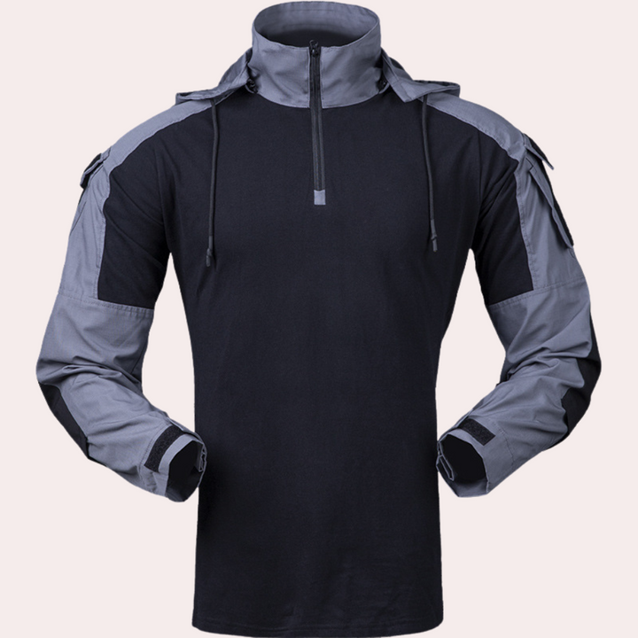 Schwarzes taktisches Langarmshirt mit grauen Ärmeln, Reißverschluss und Stehkragen. Ideal für Outdoor-Aktivitäten und Militärbekleidung.