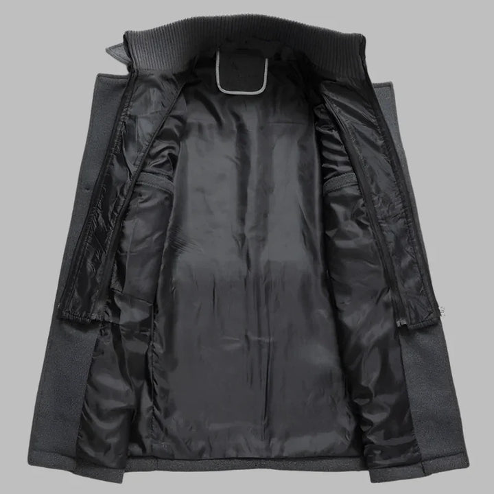 Dunkelgrauer Herrenmantel mit offenem Reißverschluss, gefüttert mit schwarzem Satin-Innenfutter. Eleganter Wintermantel für Herrenmode.