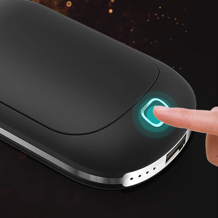 Schwarzes tragbares Handwärmer-Gerät mit beleuchtetem Touch-Button, elegantes Design, USB-Anschluss, ideal für kalte Tage, kompakt und wiederaufladbar.
