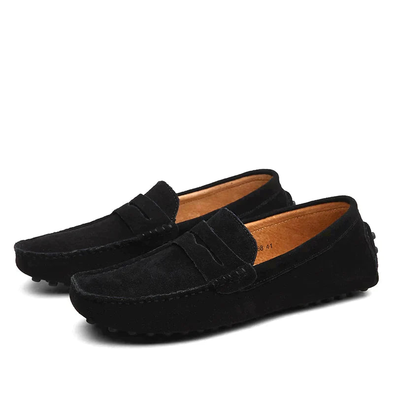Schwarze Herren Mokassins aus Wildleder, rutschfeste Sohle, elegantes Design, ideal für Freizeit und Business, bequeme Passform, modische Herrenschuhe.