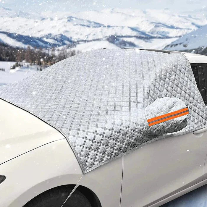 Weiße Auto-Windschutzscheibenabdeckung im Schnee, schützt vor Frost und Eis. Winterabdeckung, Autozubehör, Kälteschutz, Schneeschutz.