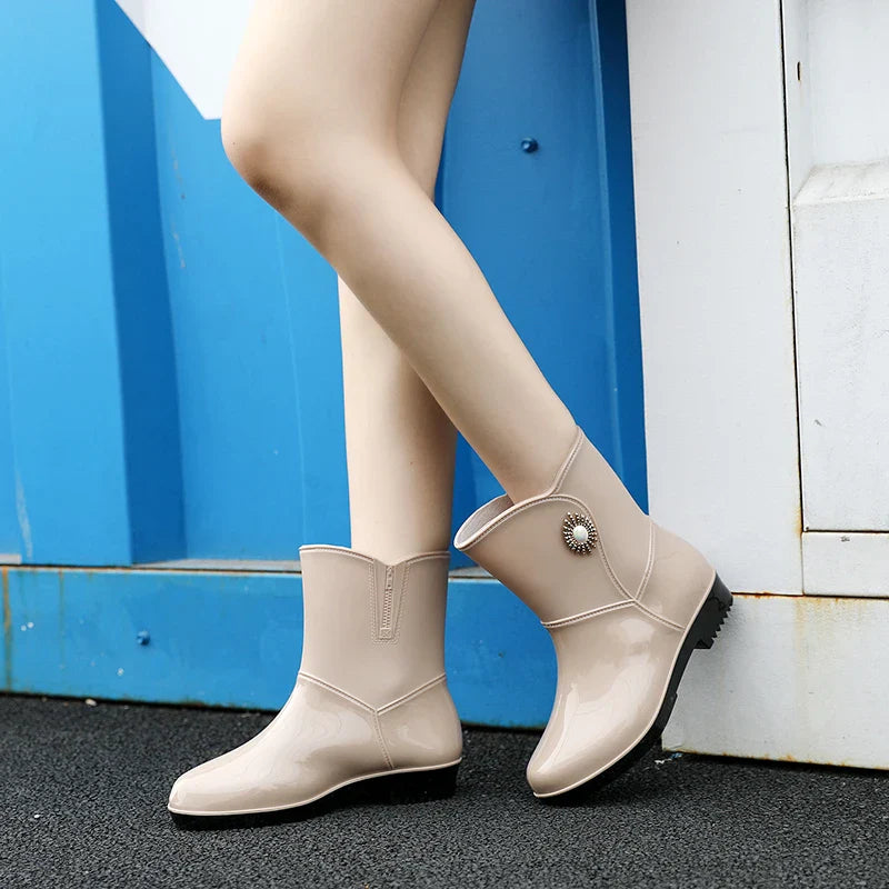 Regenstiefel für den Herbst - Wasserdichte Gummistiefel mit Blumen-Dekor und Profilsohle für Damen