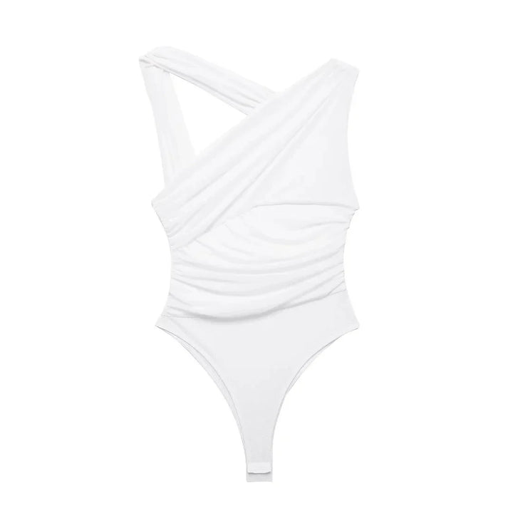 Weißer asymmetrischer Badeanzug mit drapiertem Design, eleganter Einteiler für Damen, modischer Strandmode, stilvoller Sommer-Badeanzug.