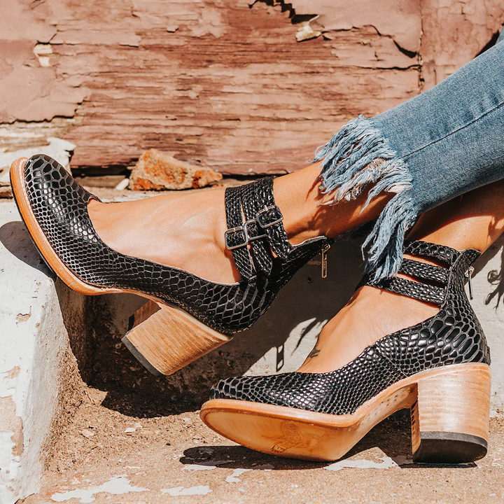 Schuhe Schnallen