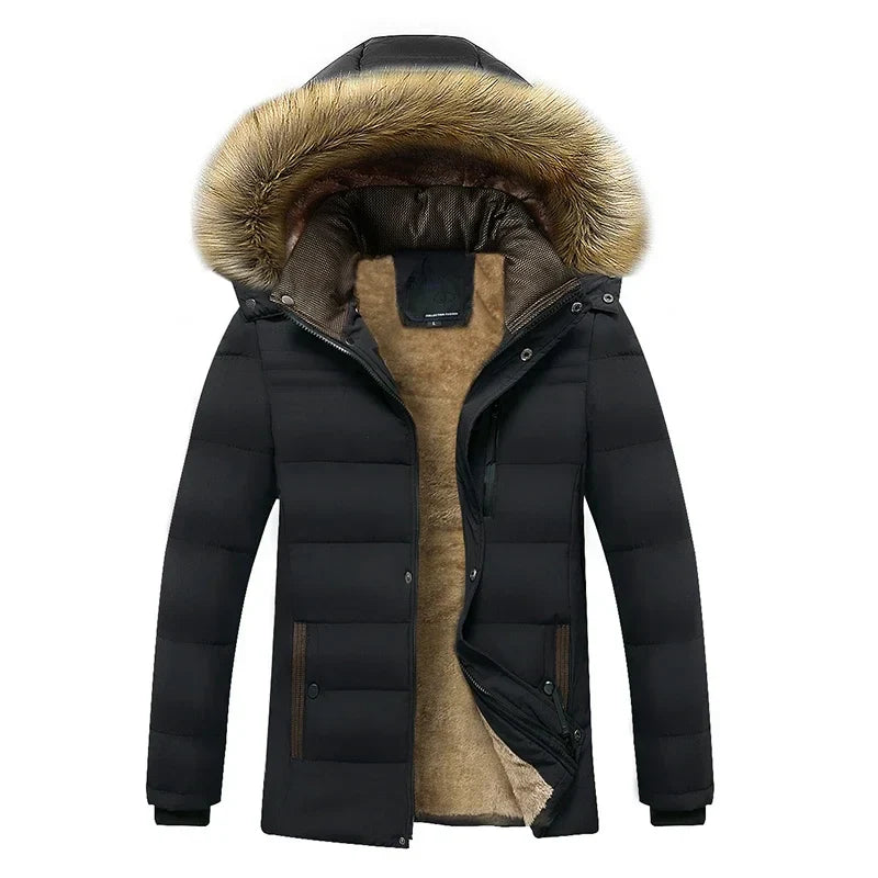 Schwarze Winterjacke mit Kapuze und Kunstfellbesatz, warm gefüttert, ideal für kalte Temperaturen. Herrenmode, stilvoll und funktional.