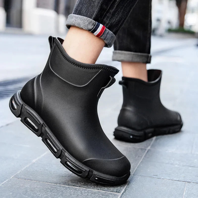 Regenstiefel für den Herbst - Hohe Wasserdichte PVC Gummistiefel mit rutschfester Sohle für Herren
