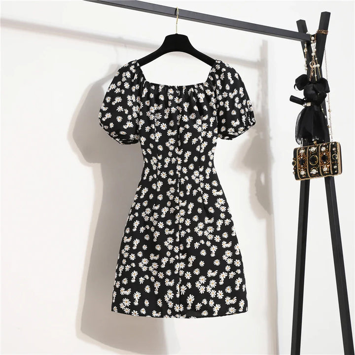 Barbara Blumenkleid | Modernes Minikleid mit kurzen Ärmeln und Blumendruck für den Sommer