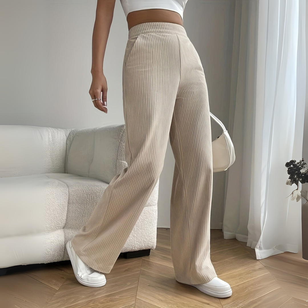 Flared Cordhose für den Herbst - Stilvolle Bundfaltenhose mit hoher Taille für Damen
