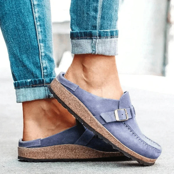 Dianna suede Slipper | Bequeme Damensandale mit Schnalle und ergonomischem Fußbett