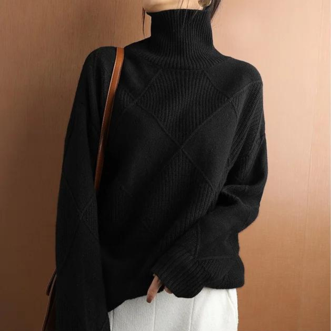 Frau in schwarzem Rollkragenpullover vor braunem Hintergrund, modisch und elegant. Wintermode, Damenbekleidung, Strickpullover.