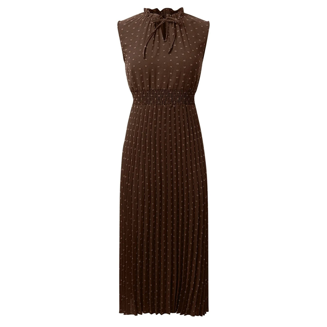 Braunes ärmelloses Kleid mit gepunktetem Muster und Plissee-Design, knielang, eleganter Look, ideal für Sommermode und festliche Anlässe.