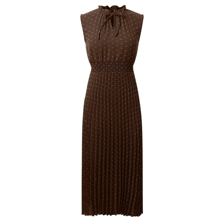 Braunes ärmelloses Kleid mit gepunktetem Muster und Plissee-Design, knielang, eleganter Look, ideal für Sommermode und festliche Anlässe.