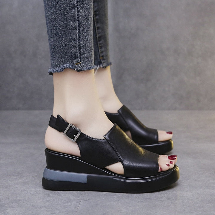 Sandaletten für Damen – Trendige Sommerschuhe mit orthopädischem Fußbett