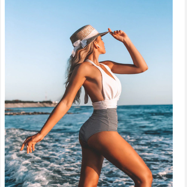 Badeanzug für Damen -  Eleganter Figurformender Badeanzug mit Rüschen
