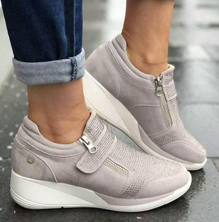 Glenny Damen Sneaker | mit Klettverschluss und schrägen Reißverschlüssen